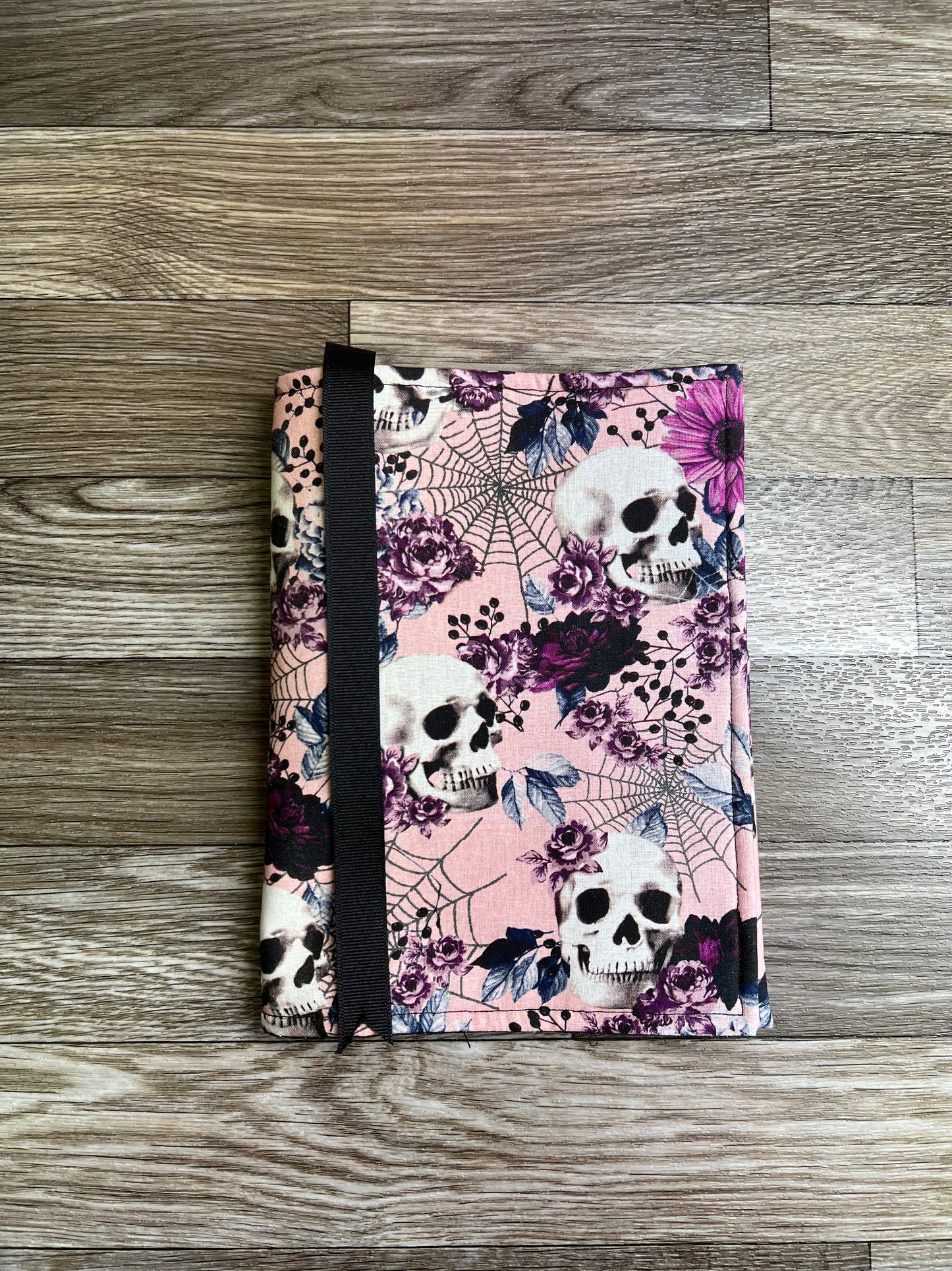 Skull Small Book Cozie